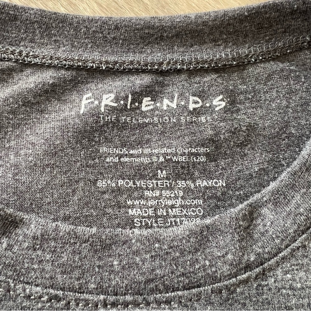 FRIENDS Retro Short Sleeve V-Neck M T-Shirt Gray Logo - Picture 5 of 8